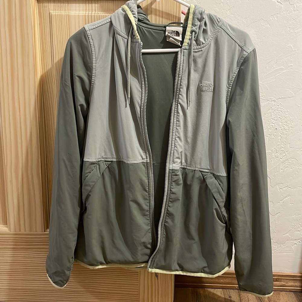 The north face women’s zip up hoodie